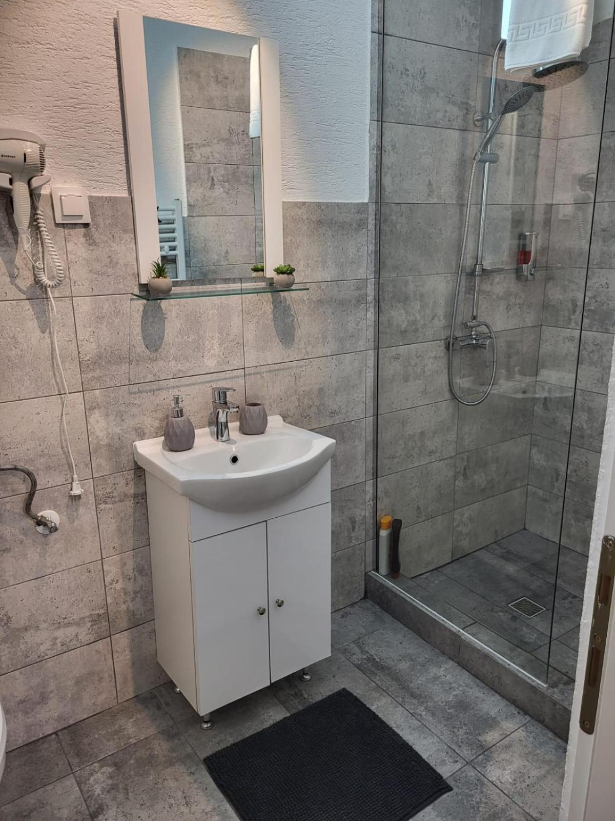 Mona Central Apartment フネドアラ エクステリア 写真